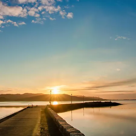 別荘 Coastal Escape